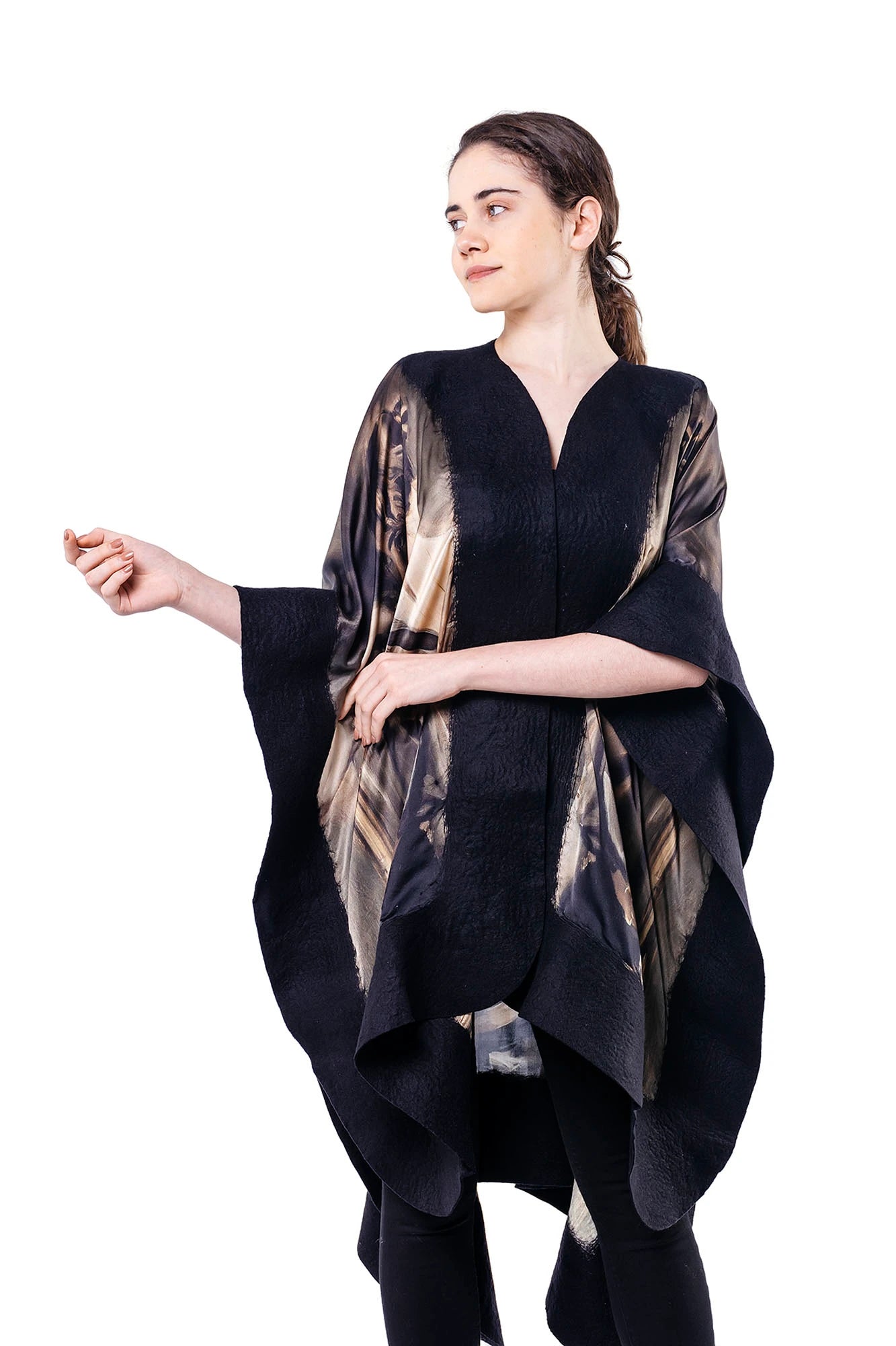 İpek Keçe Panço | Boldini Cleo De Merode Siyah | Nomads Felt