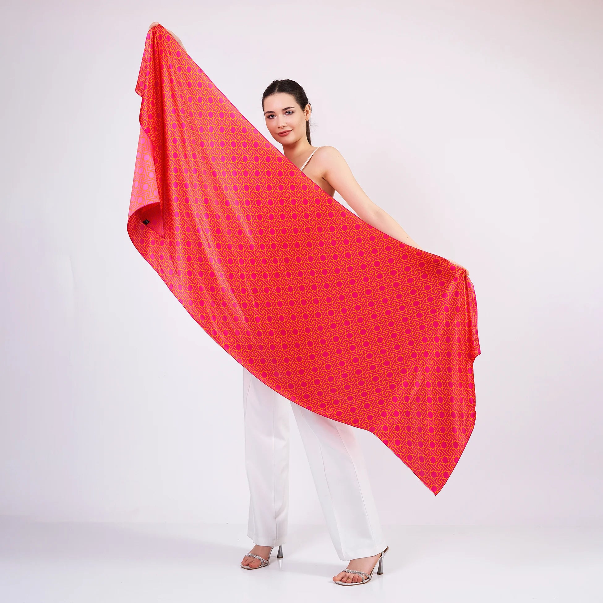 Saf İpek Fular | 70x200 | Fuşya-Turuncu | Selçuklu Vektörel Yıldız Desen | Nomads Felt