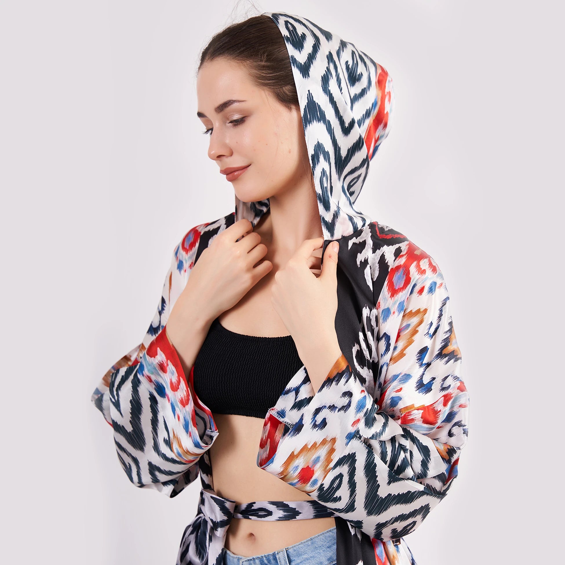 Saf İpek Kapüşonlu Kimono Kaftan | Kırmızı Siyah İkat Desen | Nomads Felt