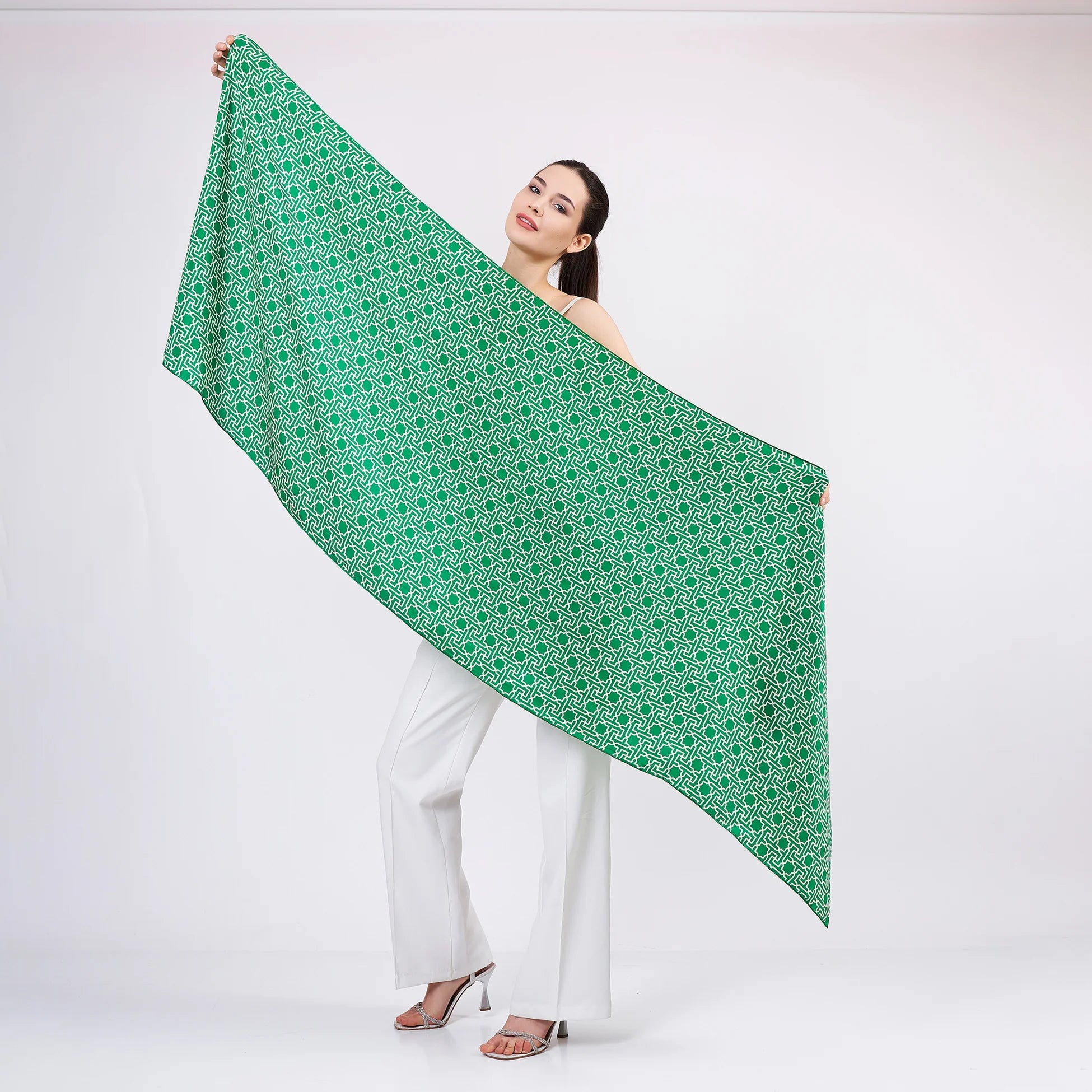 Saf İpek Fular | Yeşil | Unisex | Selçuklu Vektörel Yıldız Desen | Nomads Felt