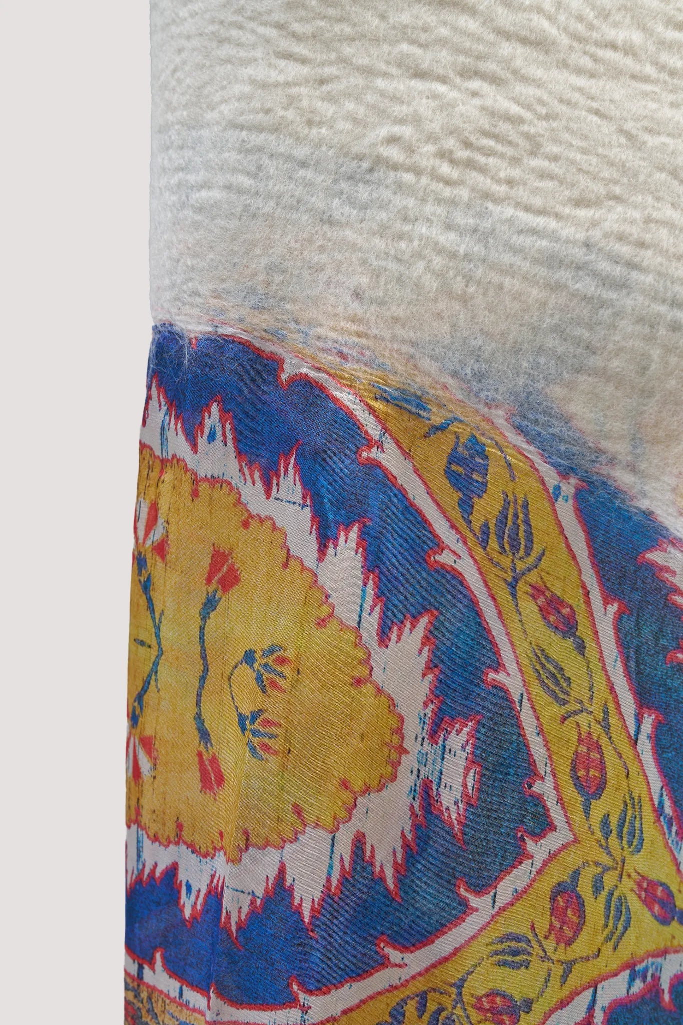 Sarı Lacivert Osmanlı Motif Desenli İpek Keçe Şal