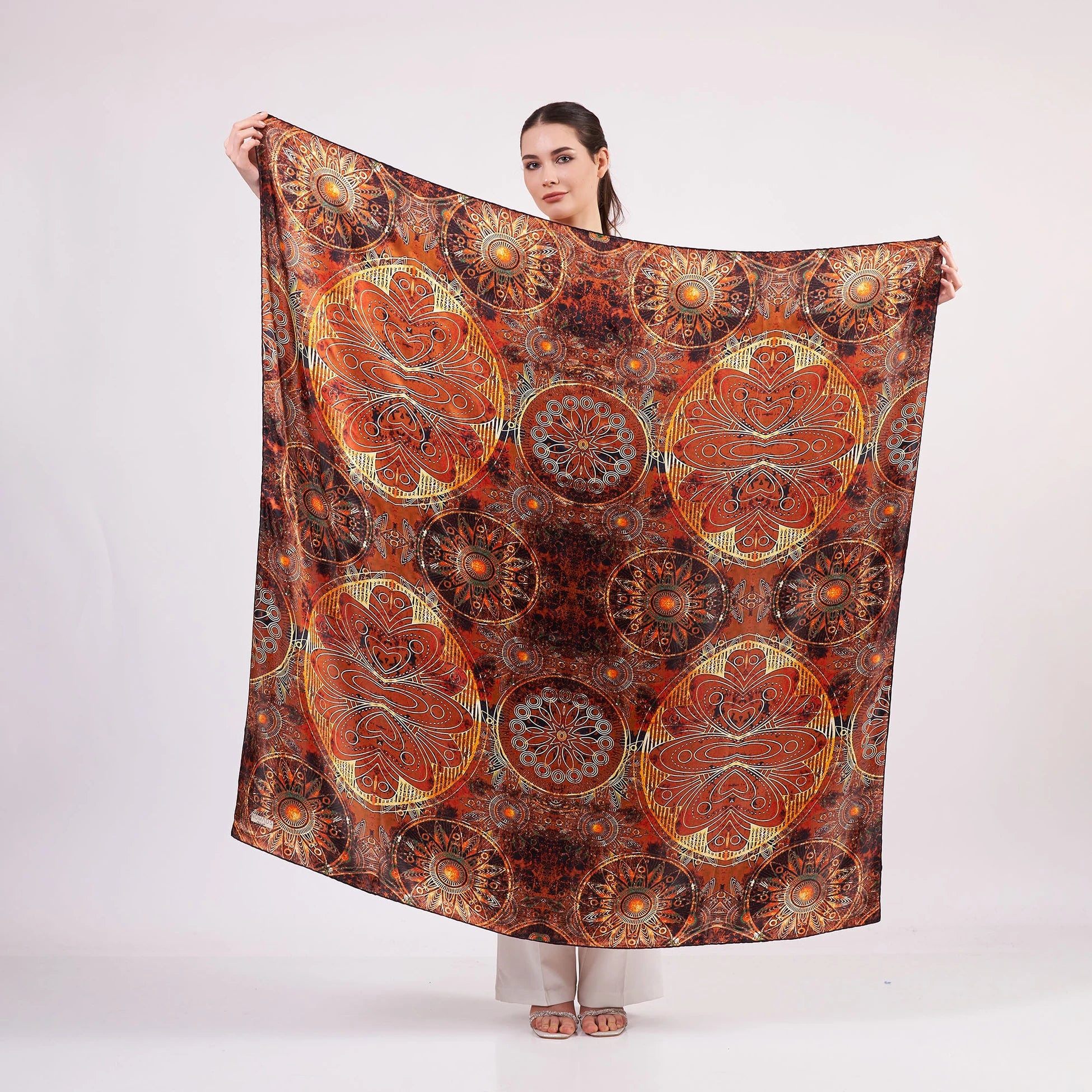 100% İpek Şal Fular | Mandala Desen | 140 cm | Kahverengi | Nomads Felt