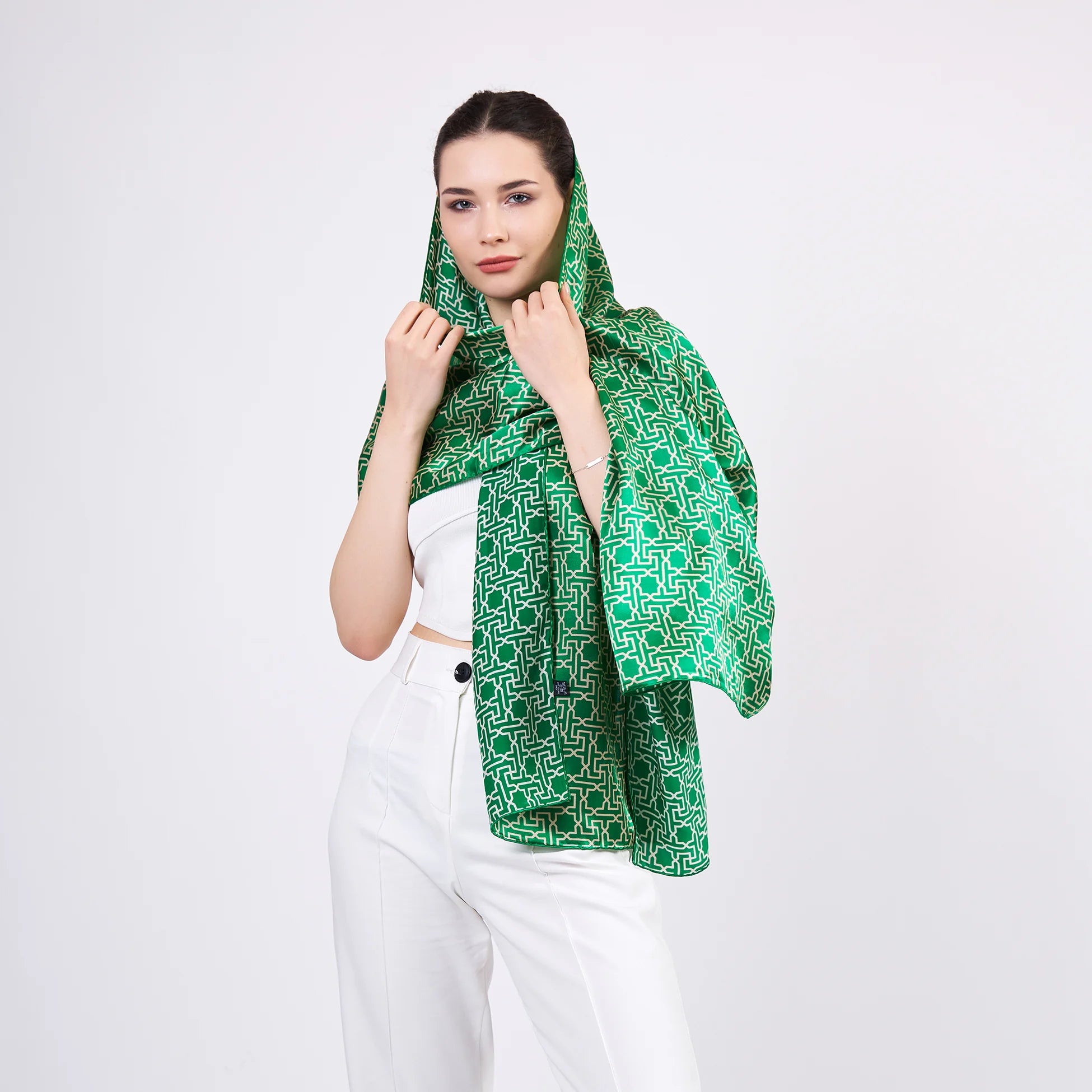 Saf İpek Fular | Yeşil | Unisex | Selçuklu Vektörel Yıldız Desen | Nomads Felt