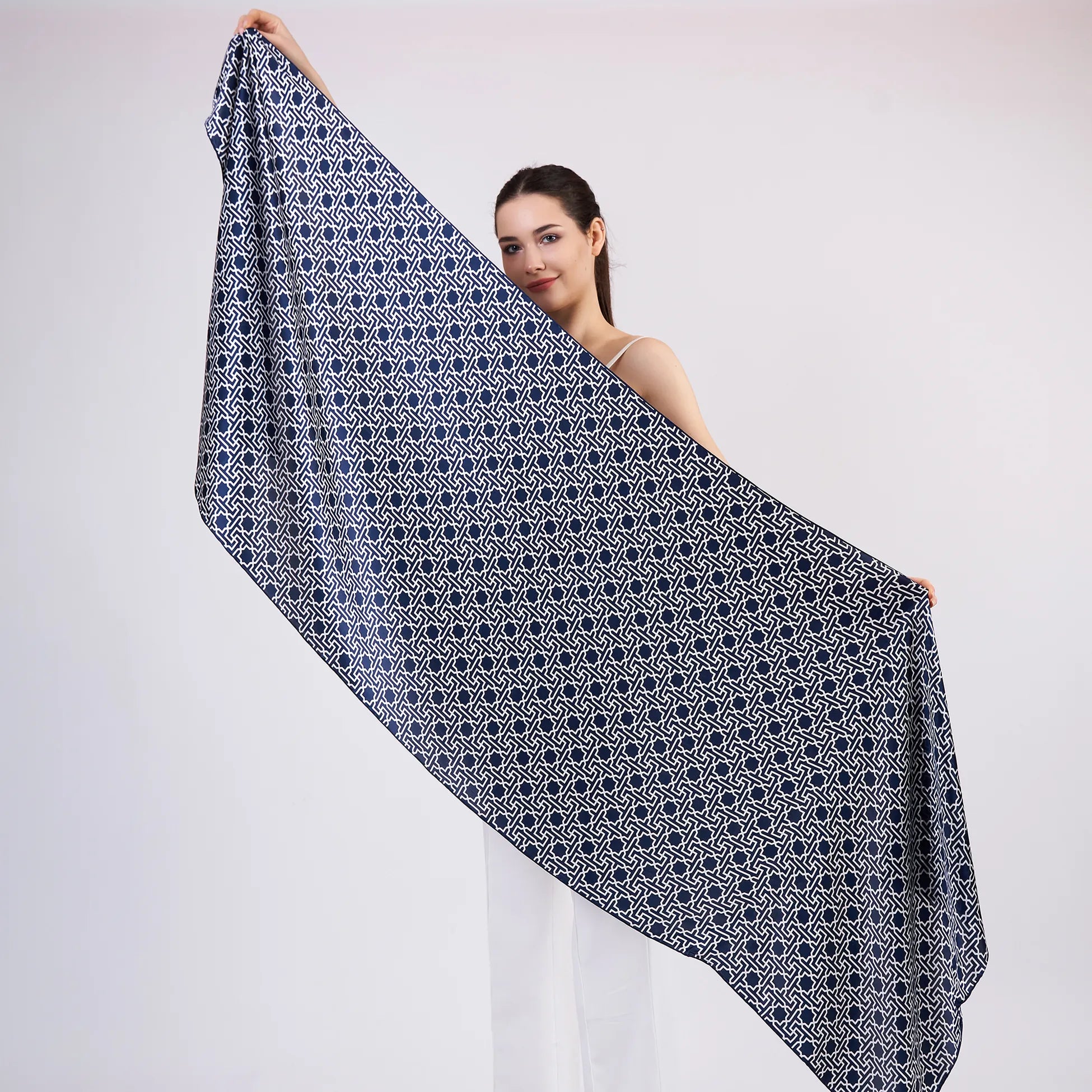 Saf İpek Fular | Lacivert | Unisex | Selçuklu Vektörel Yıldız Desen | Nomads Felt