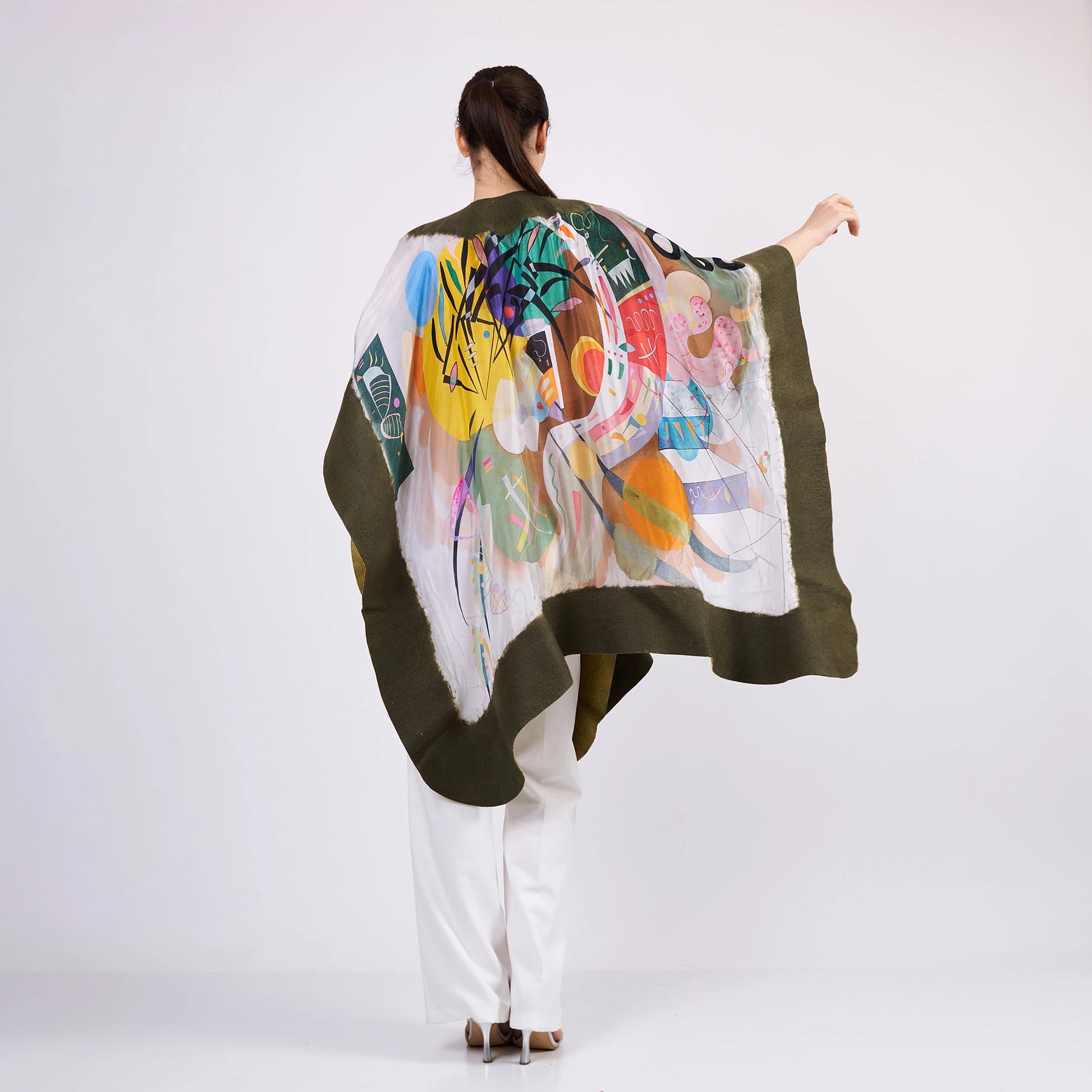 İpek Keçe Panço | Haki-Sarı | Kandinsky Dominant Curve | Nomads Felt