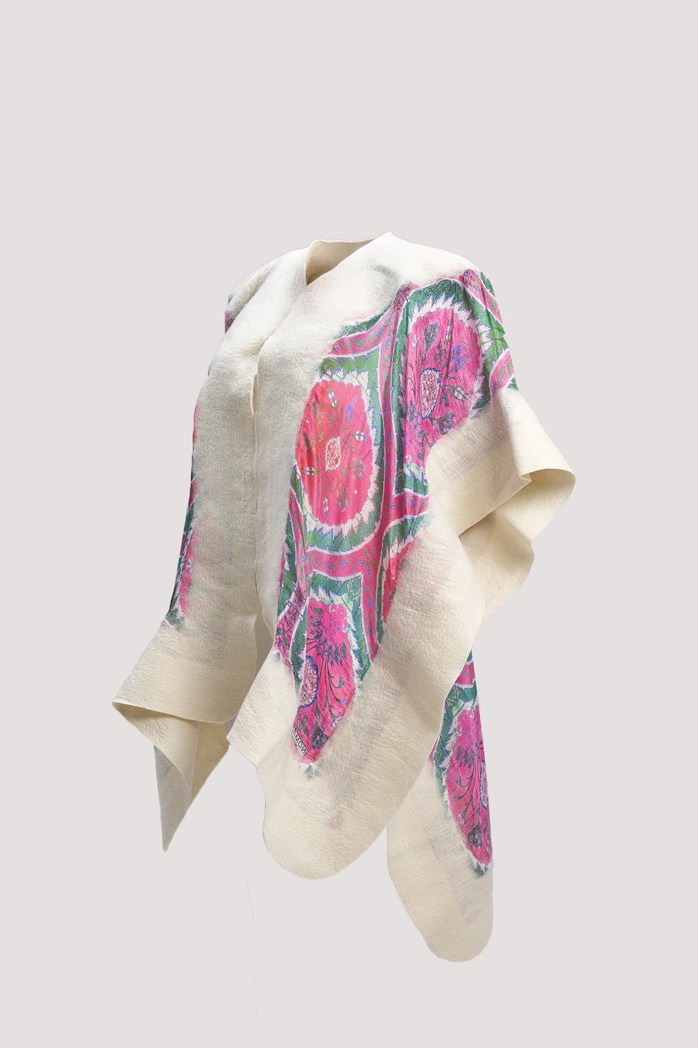Pembe Yeşil Motif Desenli İpek Keçe Panço