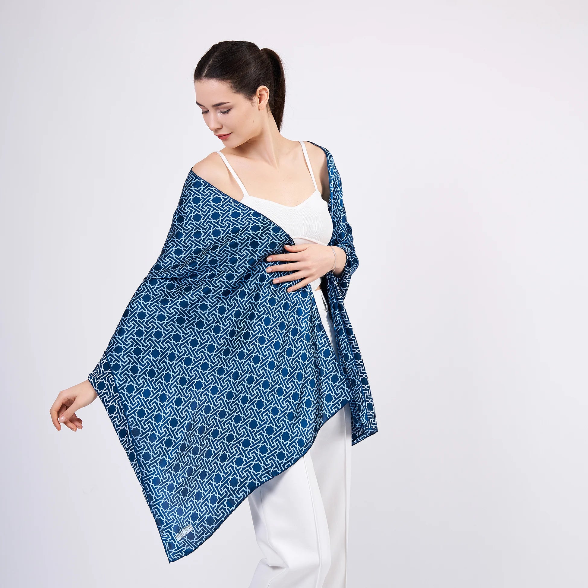 Saf İpek Fular | Mavi | Unisex | Selçuklu Vektörel Yıldız Desen | Nomads Felt