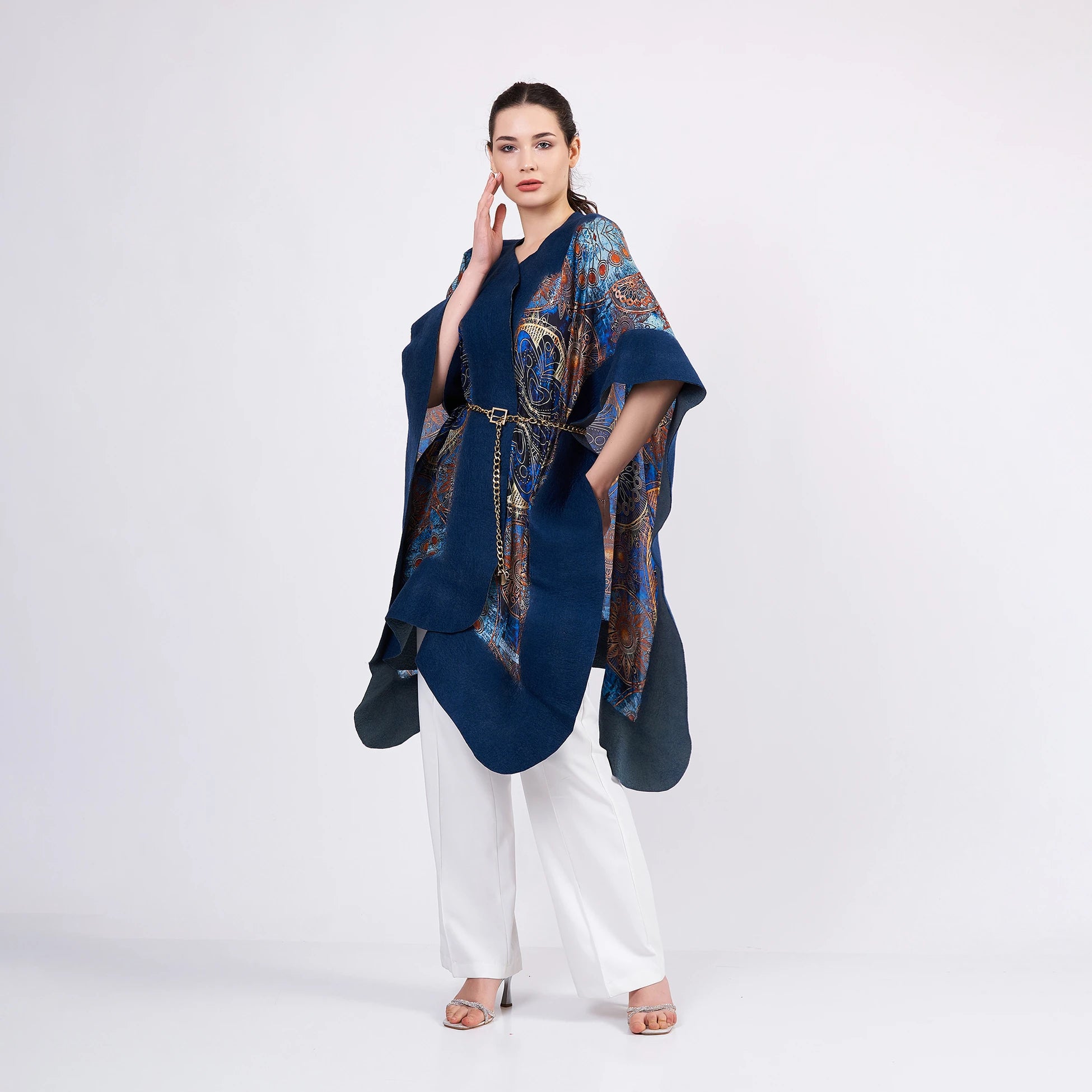 İpek Keçe Panço | Lacivert-Gri | Mavi Mandala Desen | Nomads Felt