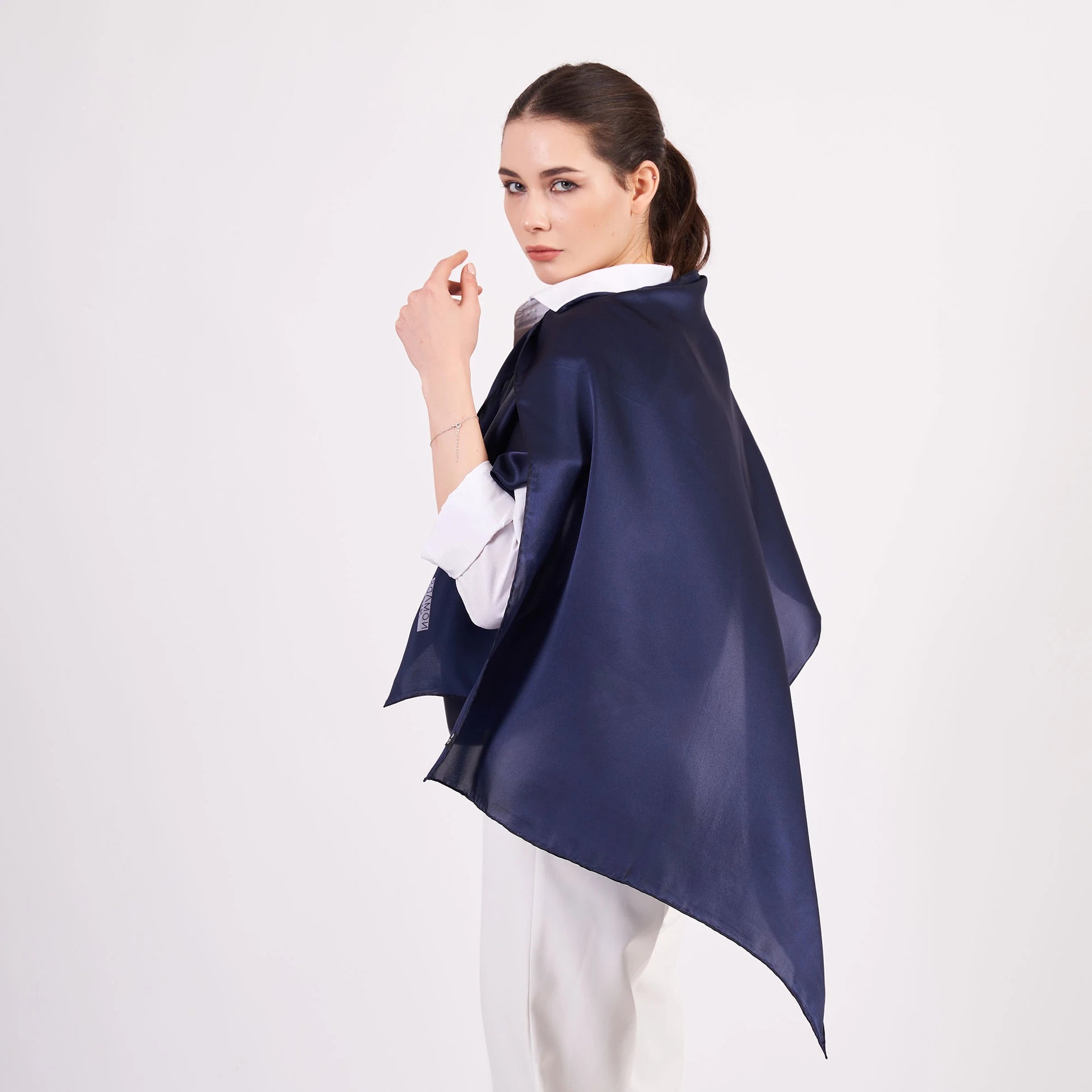 Saf İpek Fular | 70x200 cm | Lacivert | Nomads Felt