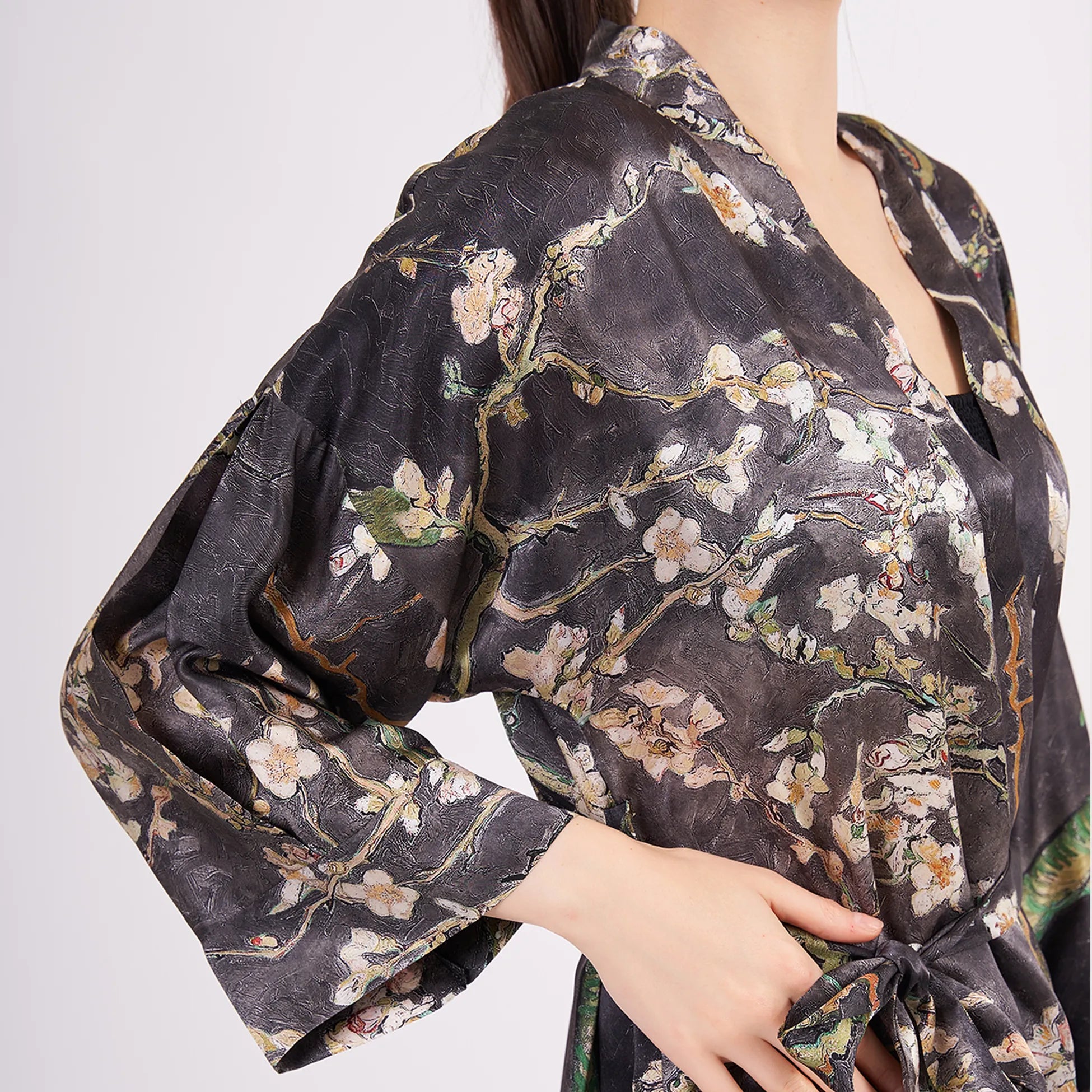 Saf İpek Kısa Kimono Kaftan | Van Gogh Badem Ağacı Antrasit | Nomads Felt