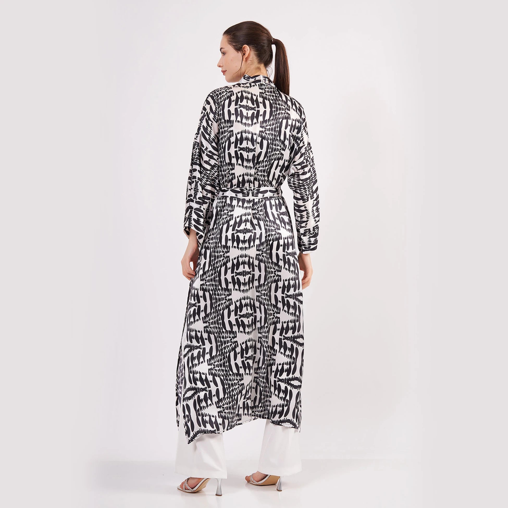 Saf İpek Uzun Kimono Kaftan | Siyah-Beyaz Desenli | Nomads Felt