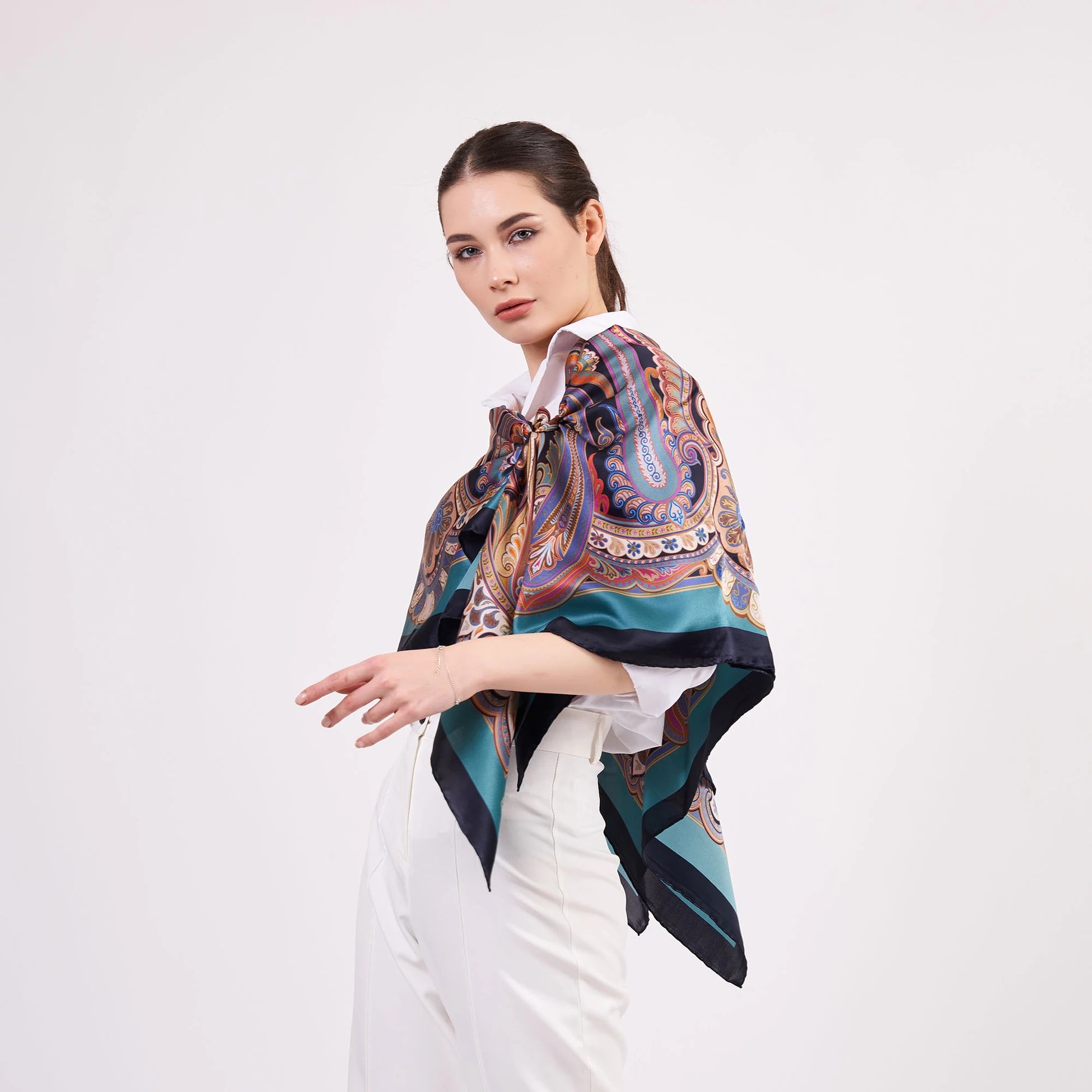 Saf İpek Şal | 140 cm | Etro Desen 6 | Nomads Felt