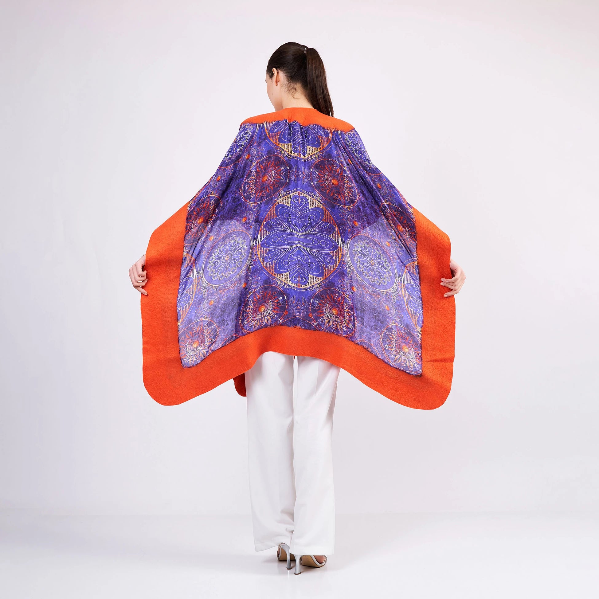 İpek Keçe Panço | Turuncu | Mor Mandala Desen | Nomads Felt