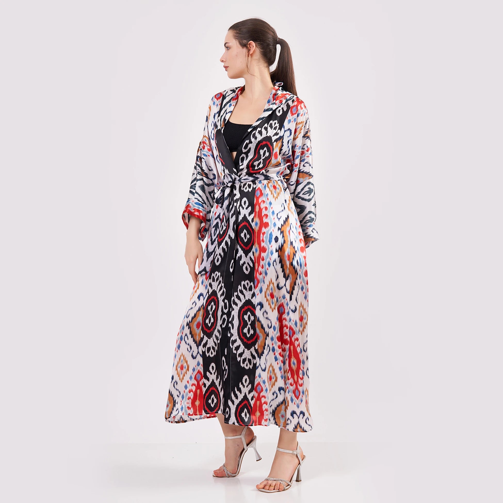 Saf İpek Kapüşonlu Kimono Kaftan | Kırmızı Siyah İkat Desen | Nomads Felt