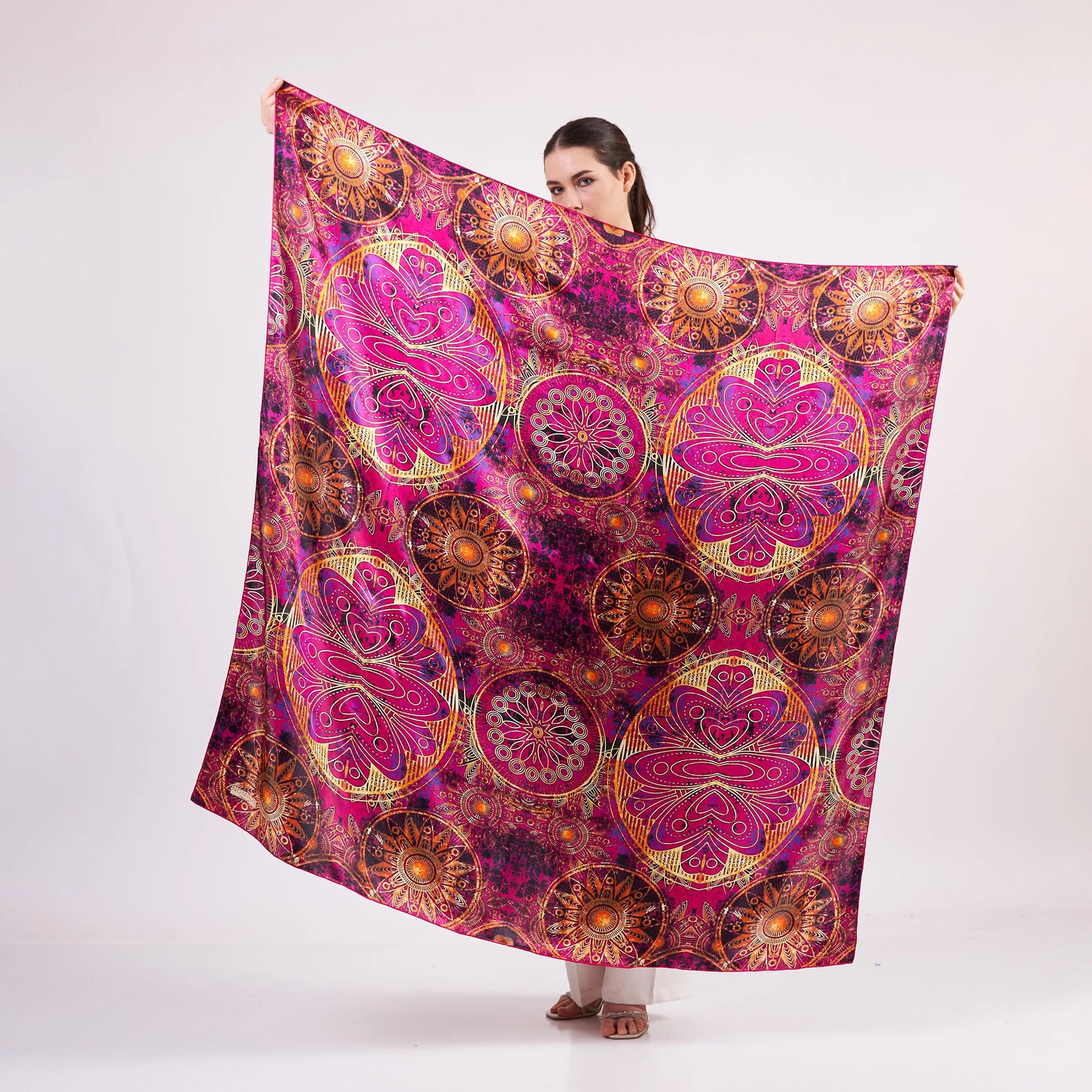 100% İpek Şal Fular | Mandala Desen | 140 cm | Fuşya | Nomads Felt