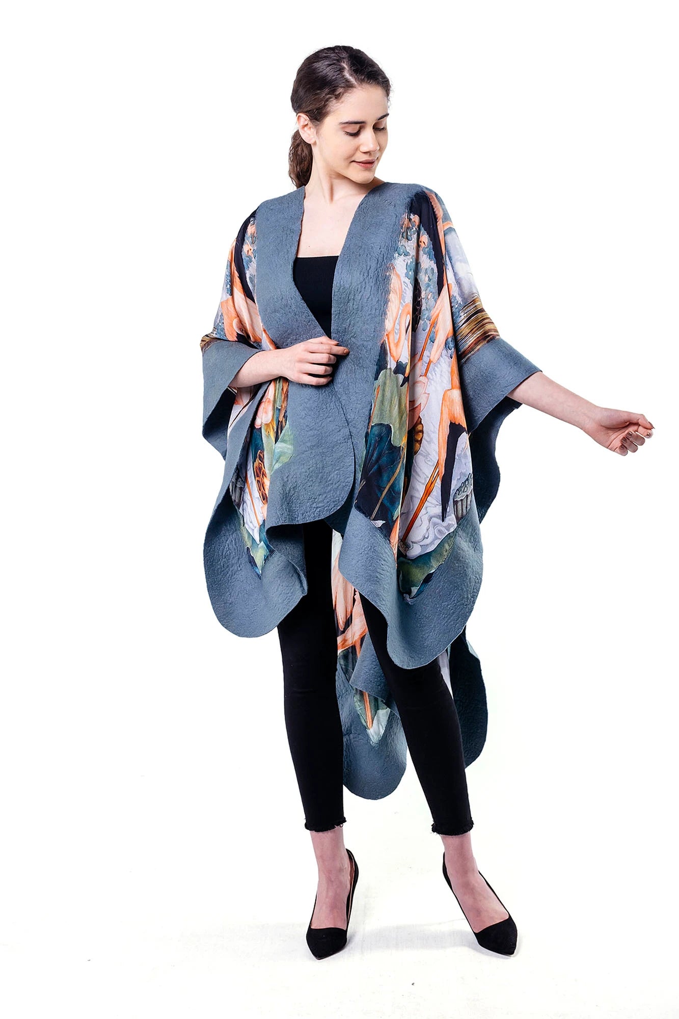İpek Keçe Panço | Flamingo Desen Gri | Nomads Felt