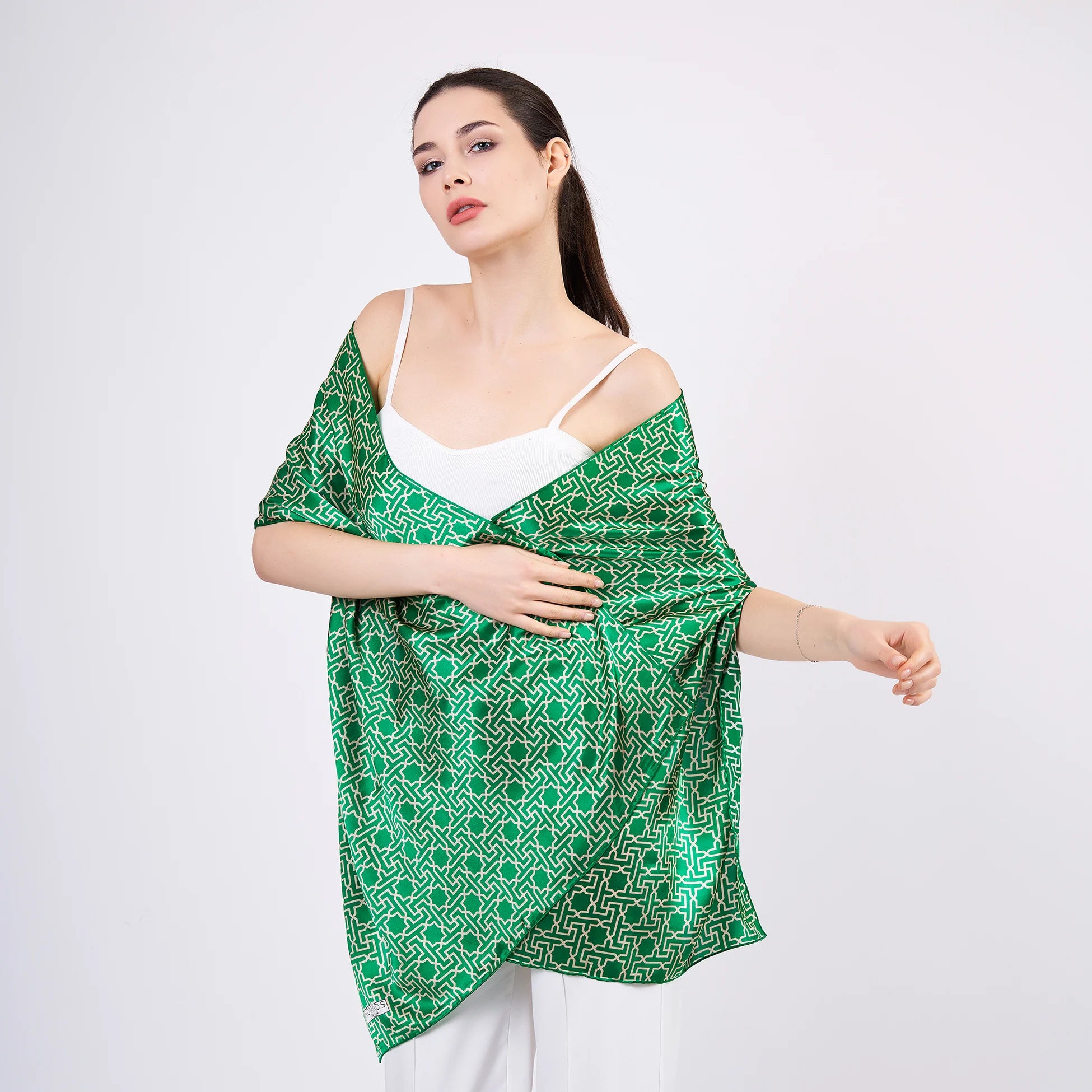 Saf İpek Fular | Yeşil | Unisex | Selçuklu Vektörel Yıldız Desen | Nomads Felt