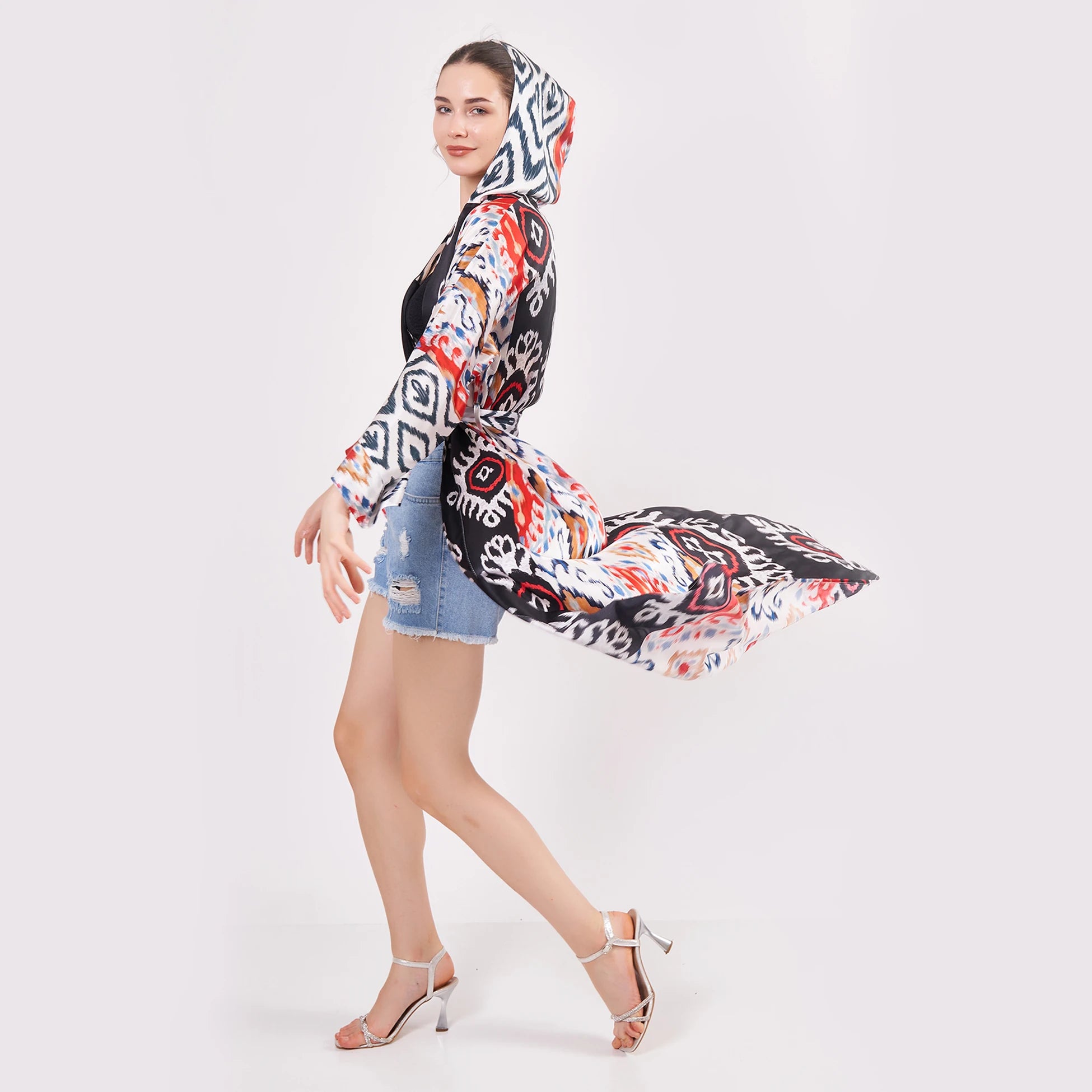 Saf İpek Kapüşonlu Kimono Kaftan | Kırmızı Siyah İkat Desen | Nomads Felt