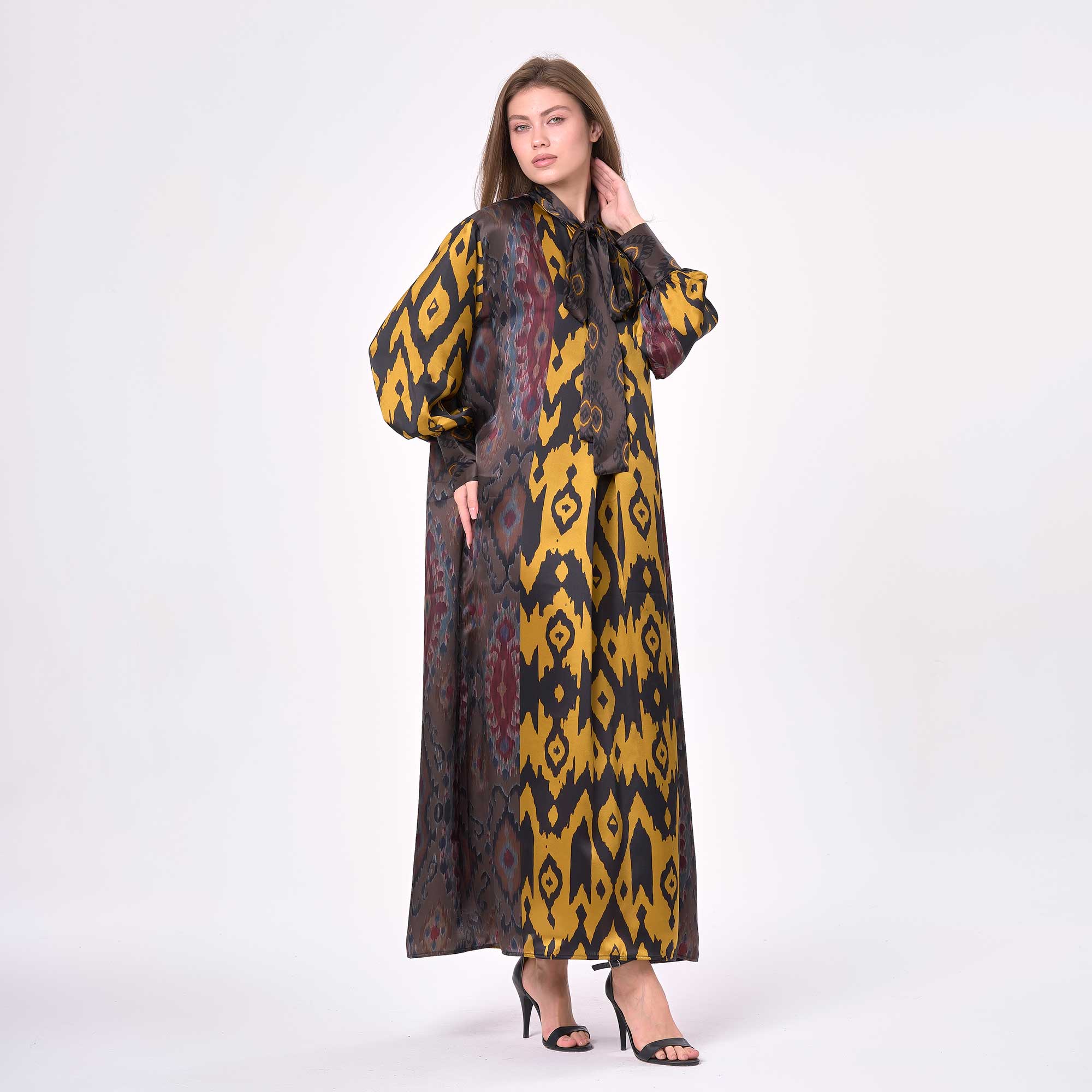 Siyah Gold İkat Desenli Twill Yaka Uzun Elbise