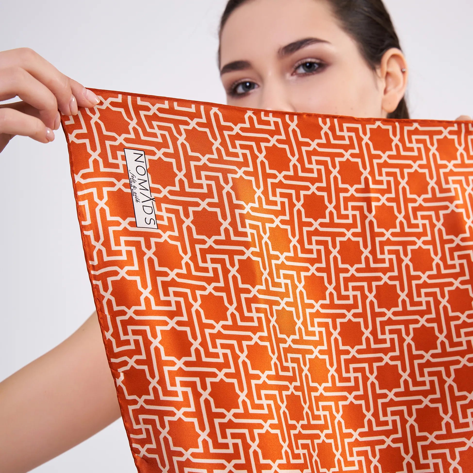 Saf İpek Fular | Kiremit | Unisex | Selçuklu Vektörel Yıldız Desen | Nomads Felt