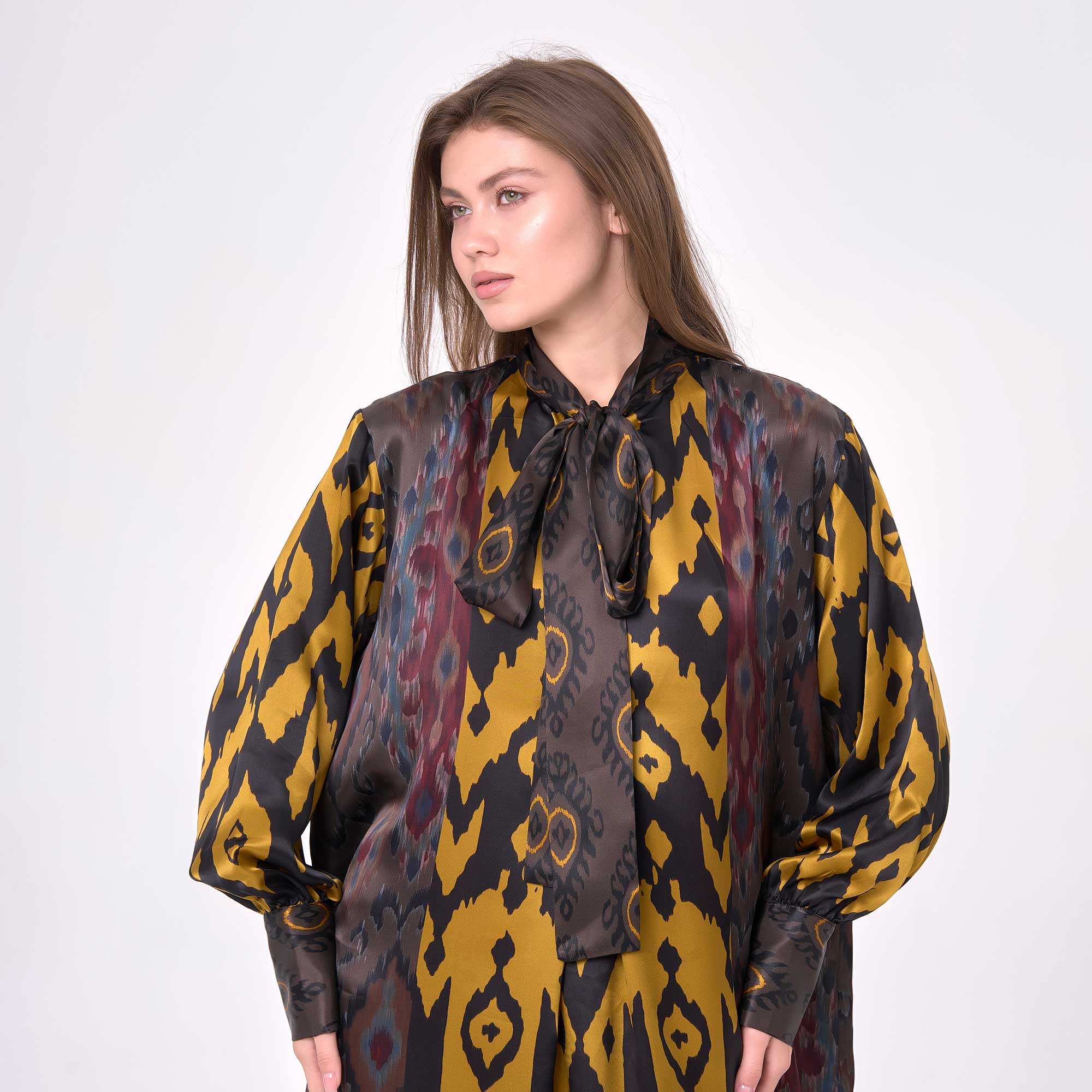 Siyah Gold İkat Desenli Twill Yaka Uzun Elbise