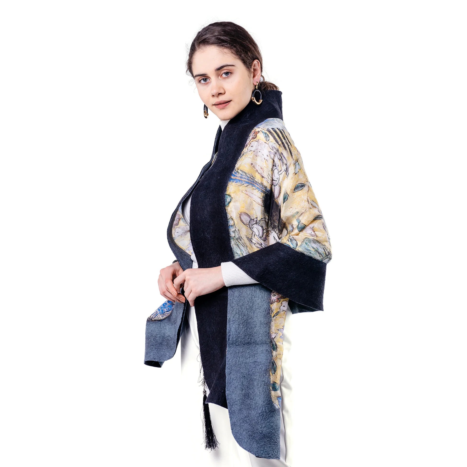 İpek Keçe Şal | Gri Siyah Gustav Klimt Lady with Fan | Nomads Felt