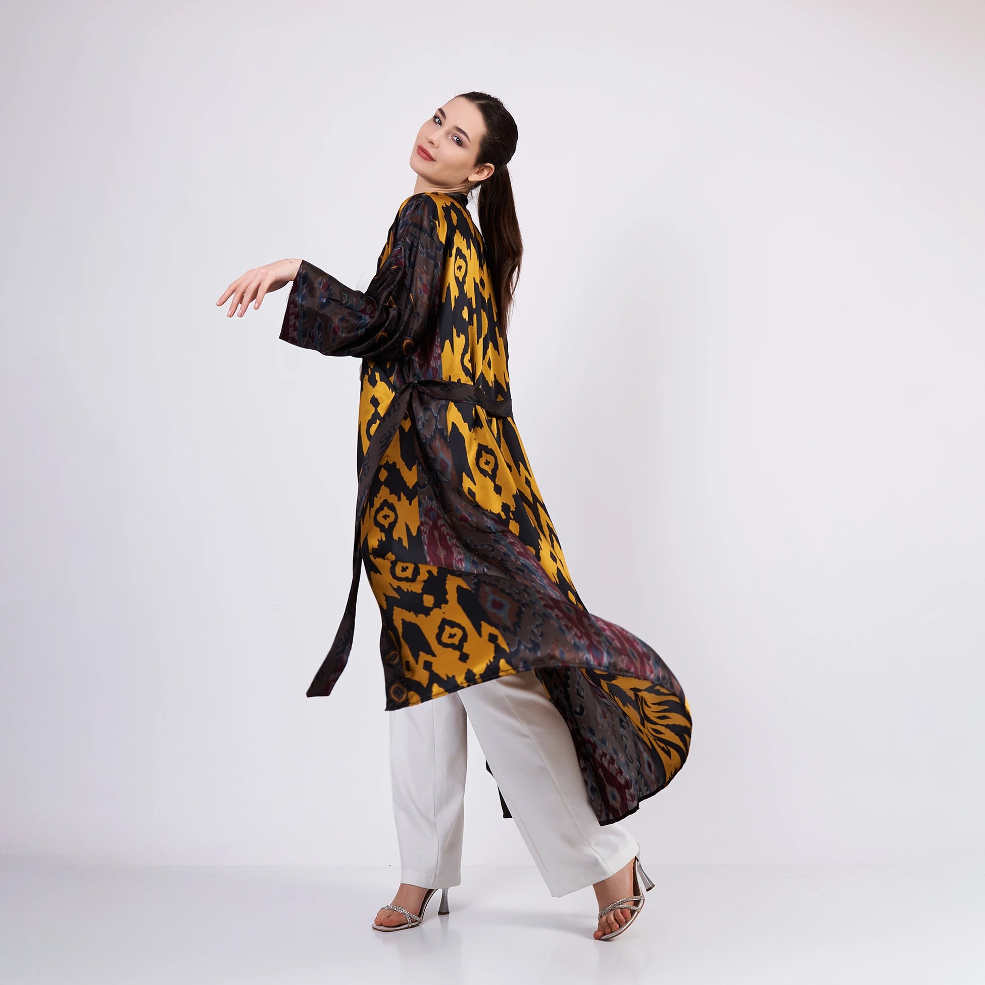 Siyah- Gold İkat Desenli İpek Kimono