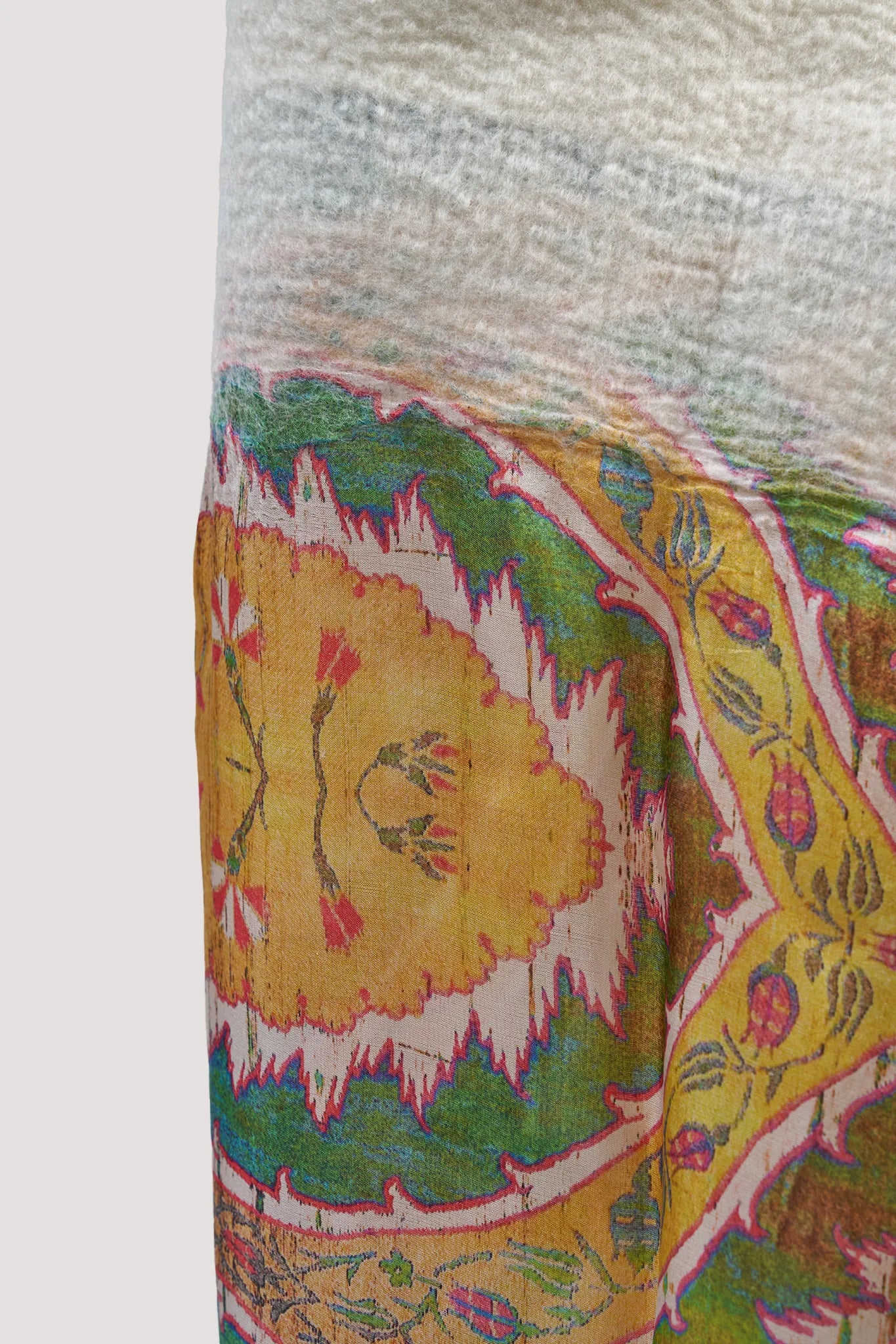 Sarı Osmanlı Motif Desenli İpek Keçe Şal