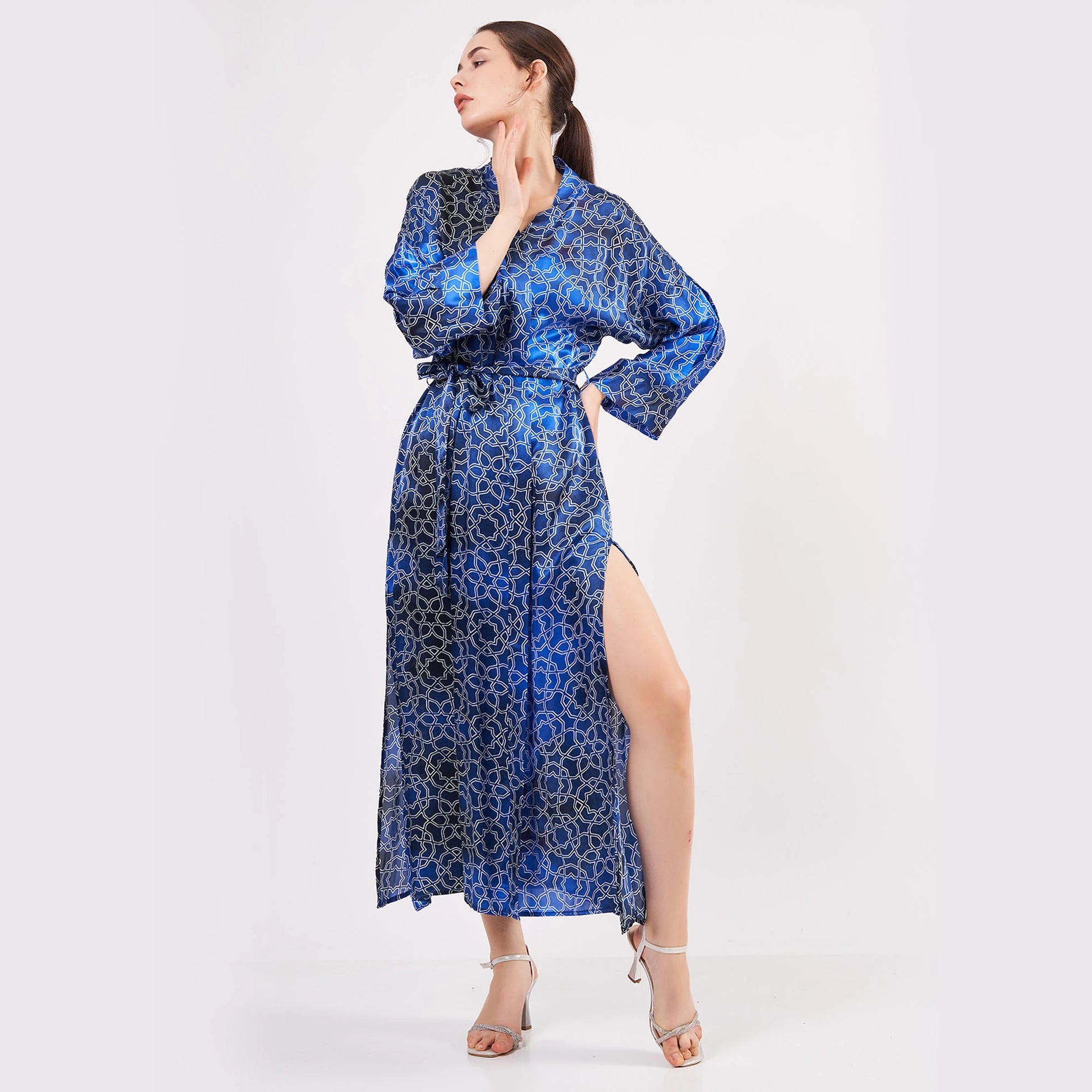 %100 İpek Uzun Kimono Kaftan | Mavi Beyaz Desenli | Nomads Felt