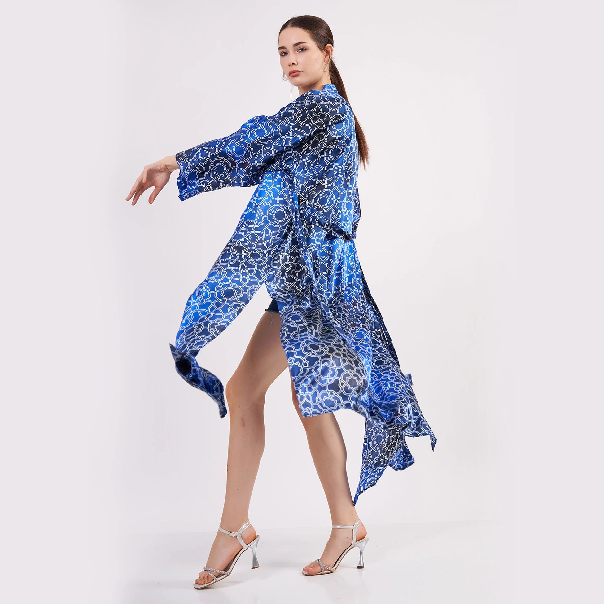 %100 İpek Uzun Kimono Kaftan | Mavi Beyaz Desenli | Nomads Felt